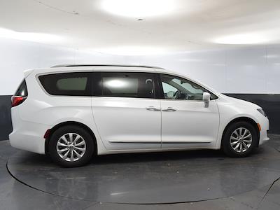 Used 2019 Chrysler Pacifica Touring L FWD, Minivan for sale #05X1244A - photo 2