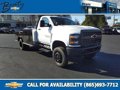 New 2023 Chevrolet Silverado 5500 Work Truck Regular Cab 4x4, CM Truck Beds TM Deluxe Flatbed Truck for sale #26587 - photo 1