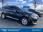 Used 2017 Chrysler Pacifica FWD, Minivan for sale #Q2804A - photo 1