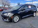 Used 2017 Chrysler Pacifica FWD, Minivan for sale #Q2804A - photo 5
