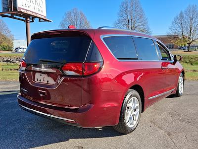 Used 2017 Chrysler Pacifica FWD, Minivan for sale #742876A - photo 2