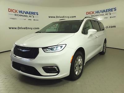 Used 2021 Chrysler Pacifica Touring L AWD, Minivan for sale #24517 - photo 1