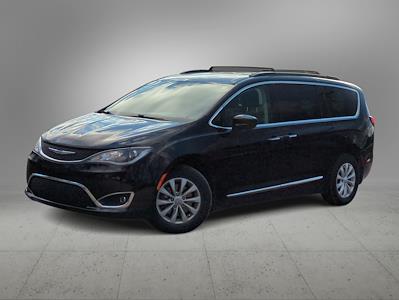 Used 2017 Chrysler Pacifica Touring L FWD, Minivan for sale #HR569130A - photo 1