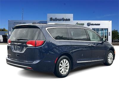 Used 2018 Chrysler Pacifica Touring L FWD, Minivan for sale #JR217225P - photo 2