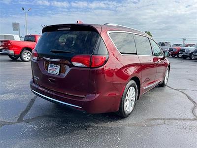 Used 2018 Chrysler Pacifica Touring L FWD, Minivan for sale #LE07075 - photo 2