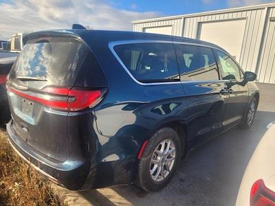 Used 2023 Chrysler Pacifica Touring L FWD, Minivan for sale #LE11069E - photo 2