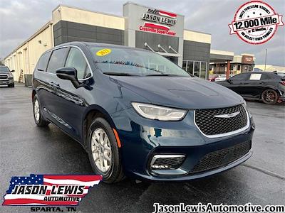 Used 2023 Chrysler Pacifica Touring L FWD, Minivan for sale #LE11069E - photo 1