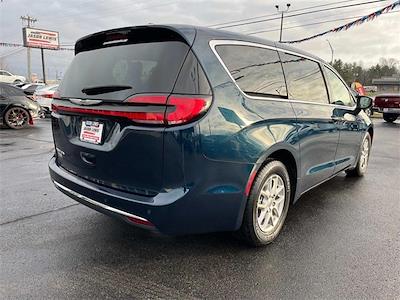 Used 2023 Chrysler Pacifica Touring L FWD, Minivan for sale #LE11069E - photo 2