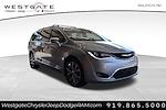 Used 2017 Chrysler Pacifica Limited FWD, Minivan for sale #26162P - photo 1