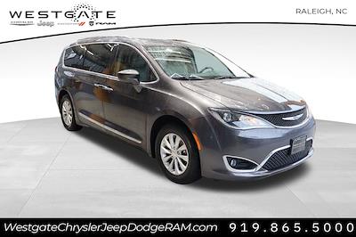 Used 2018 Chrysler Pacifica Touring L FWD, Minivan for sale #26246P - photo 1