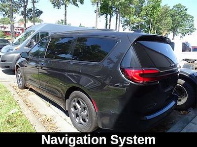 Used 2021 Chrysler Pacifica Limited FWD, Minivan for sale #C39153A - photo 2