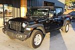 Used 2020 Jeep Gladiator Sport Crew Cab 4x4, Pickup for sale #J42210A - photo 31