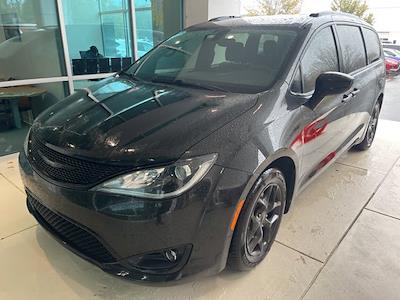 Used 2018 Chrysler Pacifica Touring L Plus FWD, Minivan for sale #BU3467A - photo 1