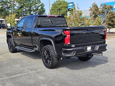 2025 Chevrolet Silverado 2500 Crew Cab 4x4, Pickup for sale #11446 - photo 2