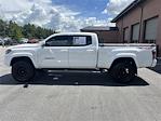 Used 2022 Toyota Tacoma SR5 Double Cab 4WD, Pickup for sale #2D40442B - photo 8