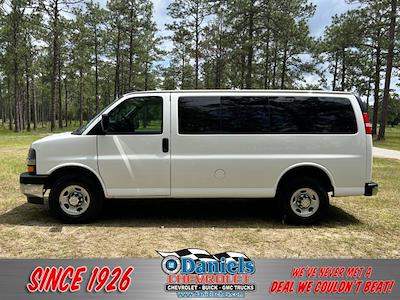 Used 2020 Chevrolet Express 3500 LT 4x2, Passenger Van for sale #L1148013 - photo 1