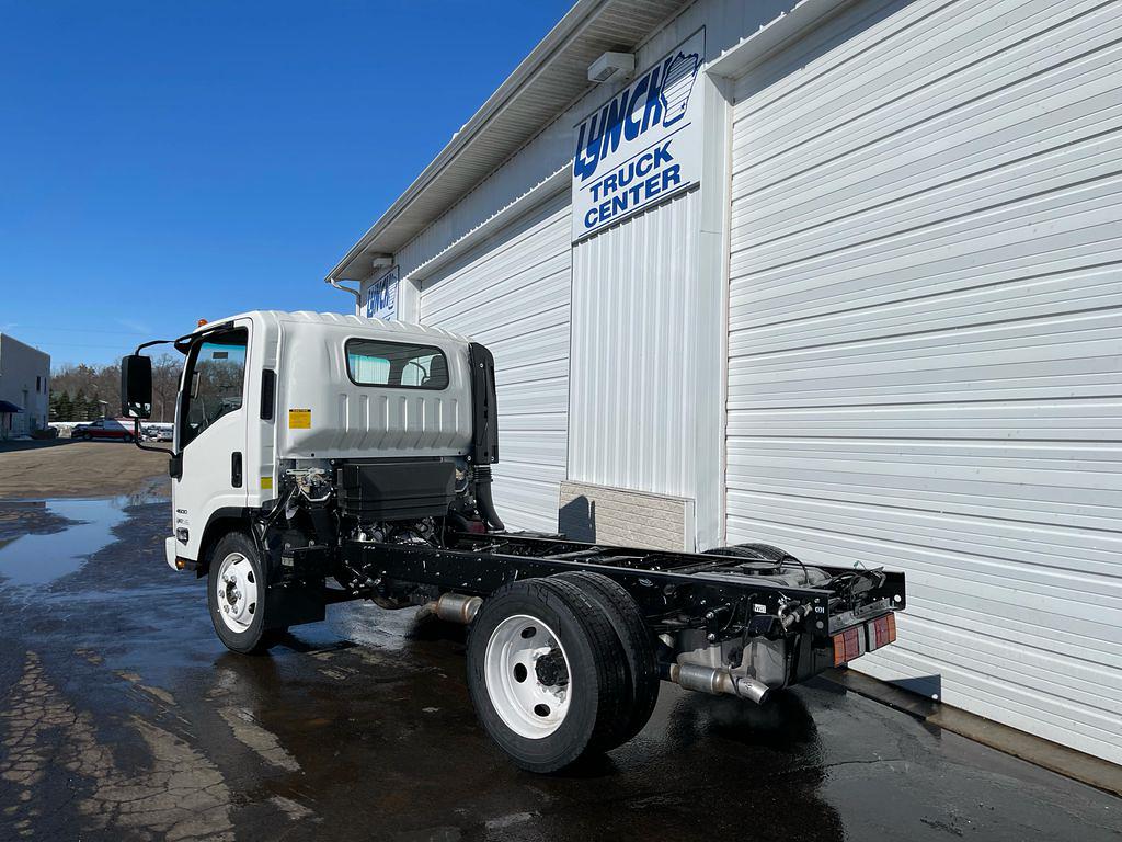 LCF 4500 Cab Chassis Trucks Comvoy
