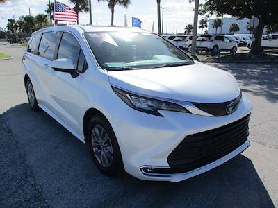 Used 2022 Toyota Sienna XLE FWD, Minivan for sale #RT367A - photo 1