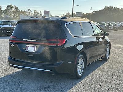 Used 2022 Chrysler Pacifica Touring L FWD, Minivan for sale #D6050 - photo 2