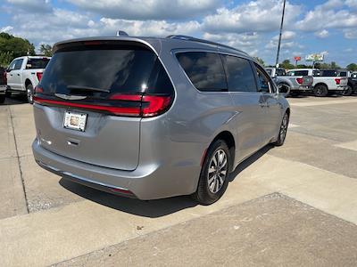 2021 Chrysler Pacifica FWD, Minivan for sale #4687P - photo 2