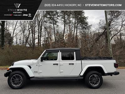 Used 2022 Jeep Gladiator Overland Crew Cab 4x4, Pickup for sale #S18098A - photo 1