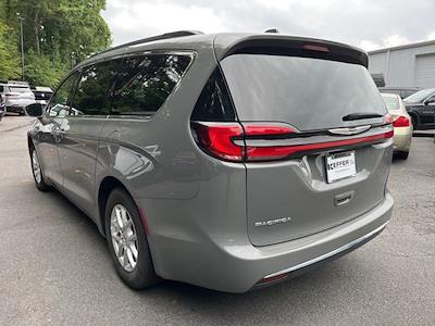 Used 2022 Chrysler Pacifica Touring L FWD, Minivan for sale #KP1598 - photo 2