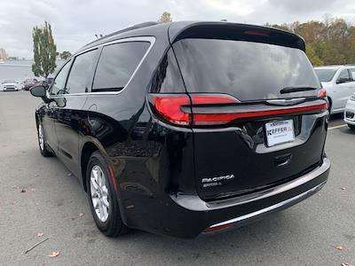 Used 2022 Chrysler Pacifica Touring L FWD, Minivan for sale #KP1760 - photo 2