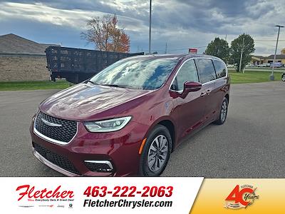 Used 2022 Chrysler Pacifica Touring L FWD, Minivan for sale #P16014 - photo 1