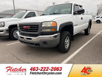 Used 2005 GMC Sierra 2500 Work Truck Extended Cab 4x2, Pickup for sale #T23704B - photo 1