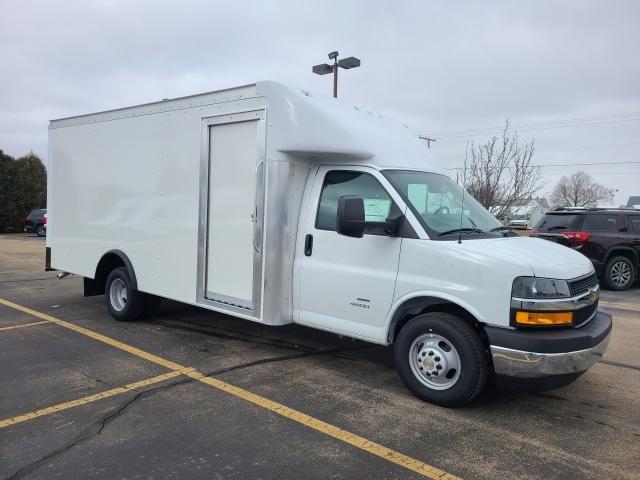 Chevrolet Express 4500 Trucks