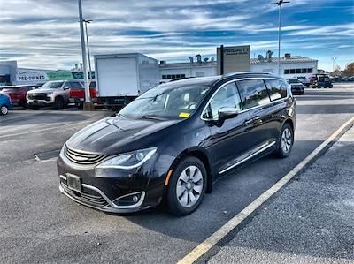 Used 2018 Chrysler Pacifica Hybrid Limited FWD, Minivan for sale #JR144902A - photo 1