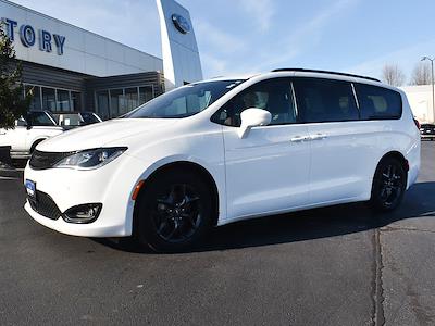 Used 2020 Chrysler Pacifica Touring L FWD, Minivan for sale #D5398 - photo 1