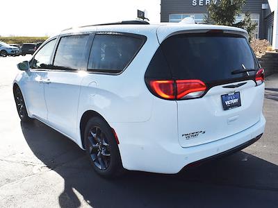 Used 2020 Chrysler Pacifica Touring L FWD, Minivan for sale #D5398 - photo 2