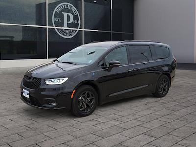 Used 2021 Chrysler Pacifica Limited FWD, Minivan for sale #LU5938 - photo 1