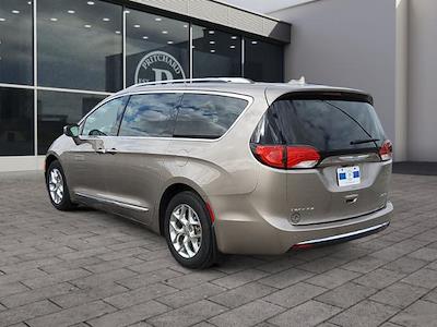 Used 2017 Chrysler Pacifica Limited FWD, Minivan for sale #T3910A - photo 2