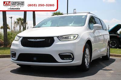 Used 2022 Chrysler Pacifica Touring L FWD, Minivan for sale #P7591 - photo 1