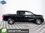 Used 2022 Nissan Titan SV Crew Cab 4x4, Pickup for sale #6103747 - photo 16