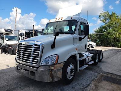 Used 2016 Freightliner Cascadia Day Cab 6x4, Semi Truck for sale #388813 - photo 1