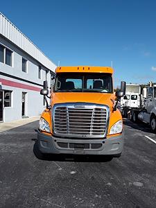 Used 2013 Freightliner Cascadia Day Cab 4x2, Semi Truck for sale #504354 - photo 2