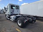 Used 2015 Freightliner Cascadia Day Cab 4x2, Semi Truck for sale #640191 - photo 5