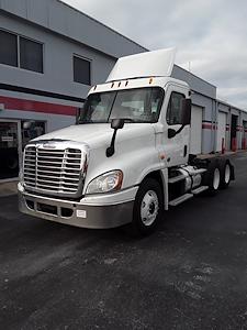 Used 2015 Freightliner Cascadia Day Cab 6x4, Semi Truck for sale #640279 - photo 1