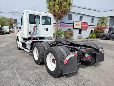 Used 2016 Freightliner Cascadia Day Cab 6x4, Semi Truck for sale #654960 - photo 2