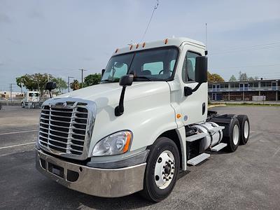Used 2016 Freightliner Cascadia Day Cab 6x4, Semi Truck for sale #654960 - photo 1