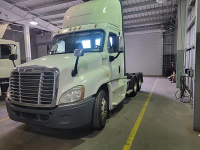 Used 2017 Freightliner Cascadia Day Cab 6x4, Semi Truck for sale #676435 - photo 1