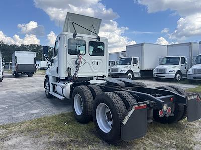 Used 2018 Freightliner Cascadia Day Cab 6x4, Semi Truck for sale #775239 - photo 2