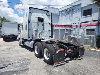 Used 2019 Freightliner Cascadia Sleeper Cab 6x4, Semi Truck for sale #807527 - photo 2