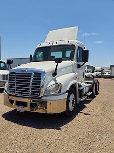 Used 2015 Freightliner Cascadia Day Cab 6x4, Semi Truck for sale #592441 - photo 1