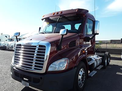 Used 2015 Freightliner Cascadia Day Cab 6x4, Semi Truck for sale #595883 - photo 1