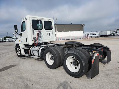 Used 2016 Freightliner Cascadia Day Cab 6x4, Semi Truck for sale #655221 - photo 2