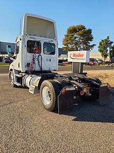 Used 2018 Freightliner Cascadia Day Cab 4x2, Semi Truck for sale #785457 - photo 2